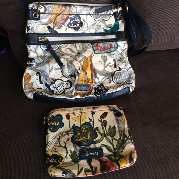 ❌SOLD❌ Sakroots Peace Crossbody and Wristlet Set - Picture 8 of 13